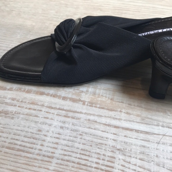 Donald Pliner kitten heel open toed shoe - Picture 6 of 6